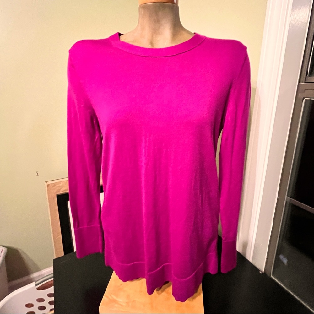 Banana Republic Fuchsia Crewneck Pullover Sweater -Size Medium